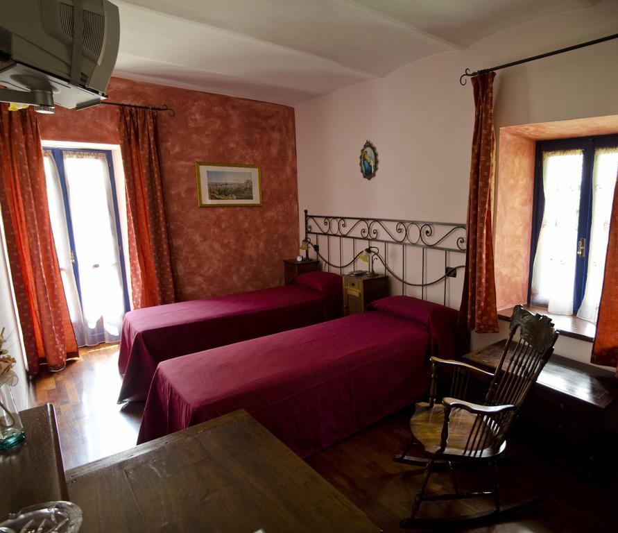 B&B Il Sole Delle Rive Sinio Værelse billede
