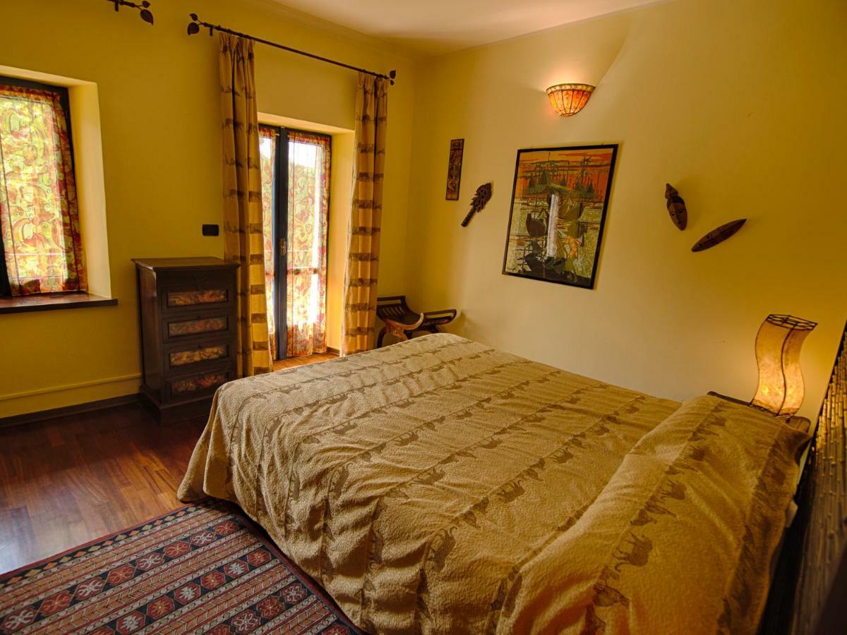 B&B Il Sole Delle Rive Sinio Eksteriør billede